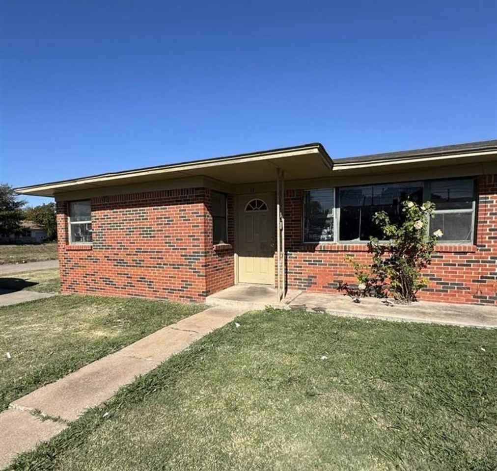 17 Northwest 25th Street - Photo 2 of 8