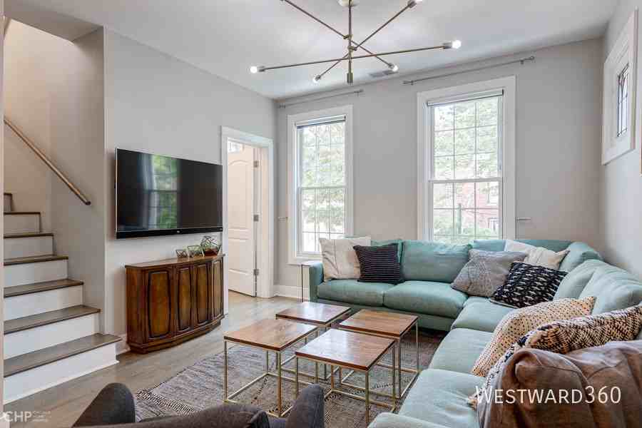 2344 North Oakley Avenue #2 - Photo 6 of 21