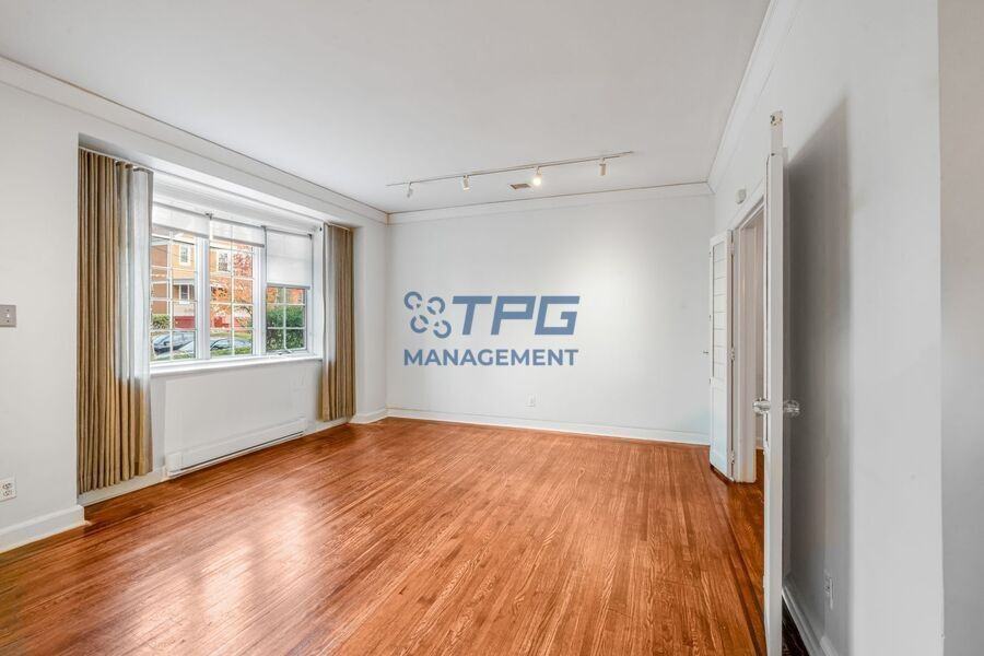 121 Bentley Ave - Photo 5 of 25