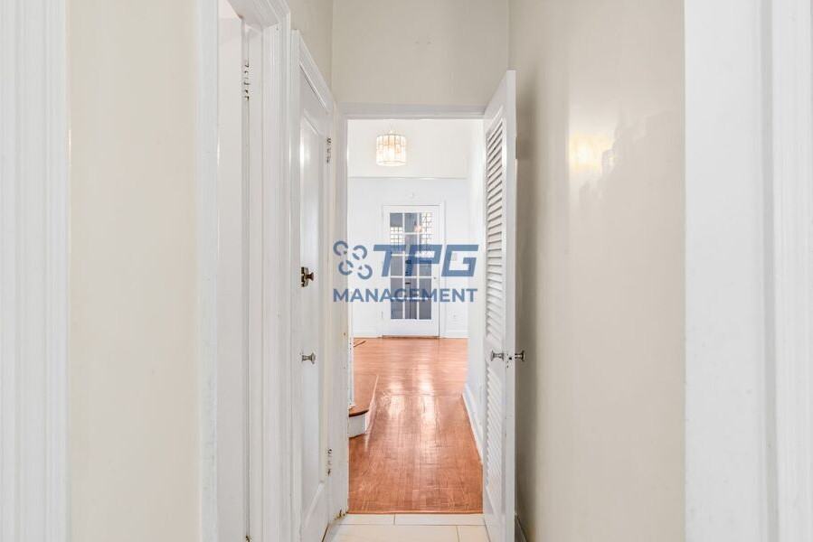 121 Bentley Ave - Photo 6 of 25