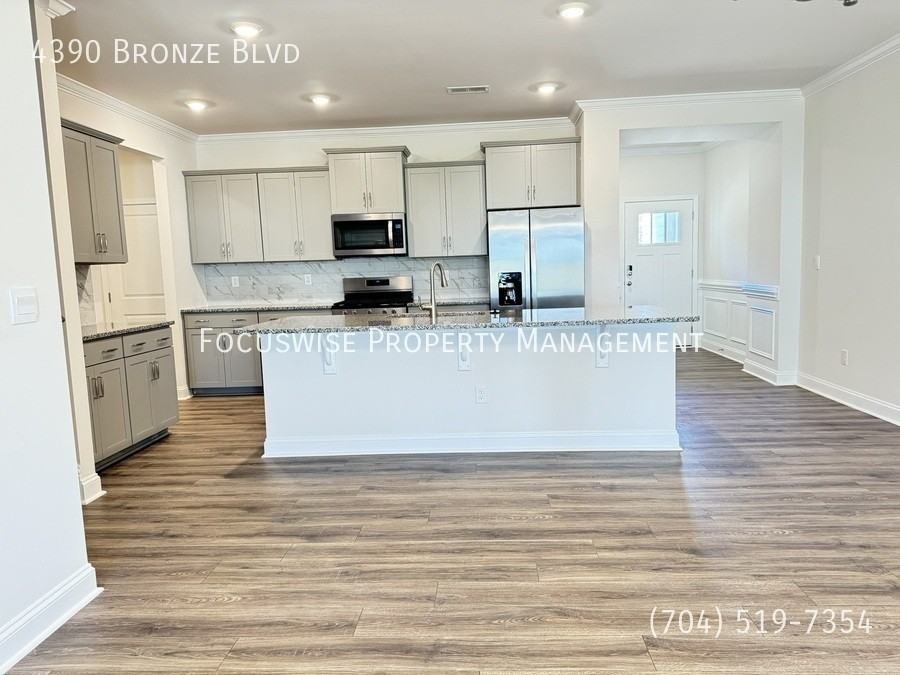 4390 Bronze Boulevard - Photo 2 of 47