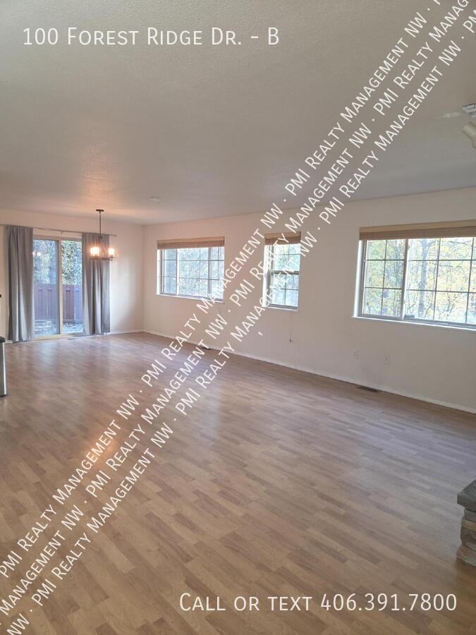 100 Forest Ridge Dr #B - Photo 3 of 15