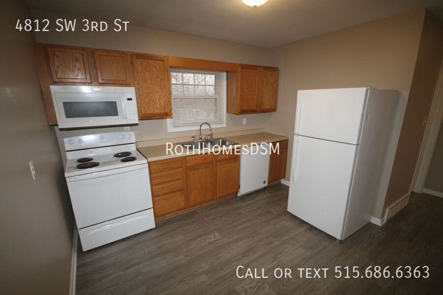 4812 Southwest 3rd Street - Photo 3 of 14