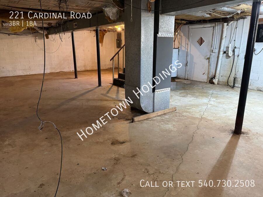 221 Cardinal Road - Photo 2 of 9