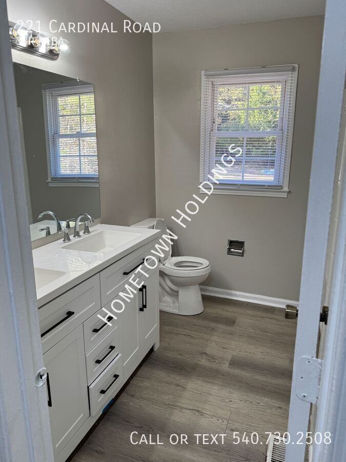 221 Cardinal Road - Photo 3 of 9