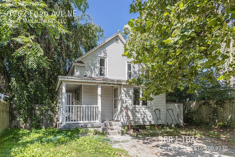 1262 Ford Avenue Northeast - Photo 2 of 16