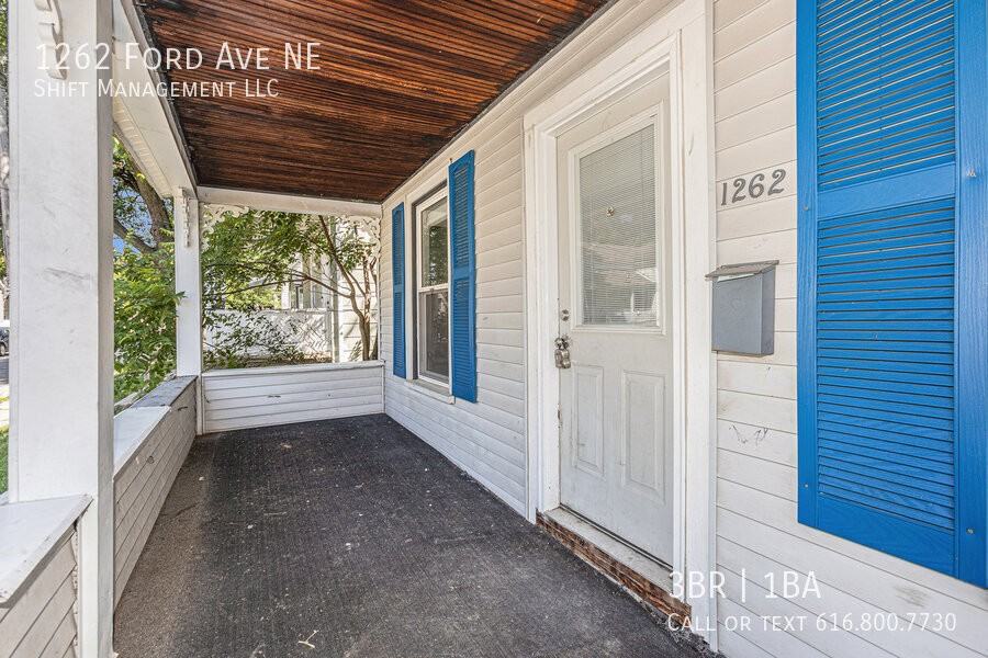 1262 Ford Avenue Northeast - Photo 3 of 16