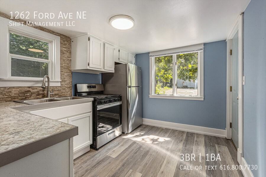 1262 Ford Avenue Northeast - Photo 6 of 16