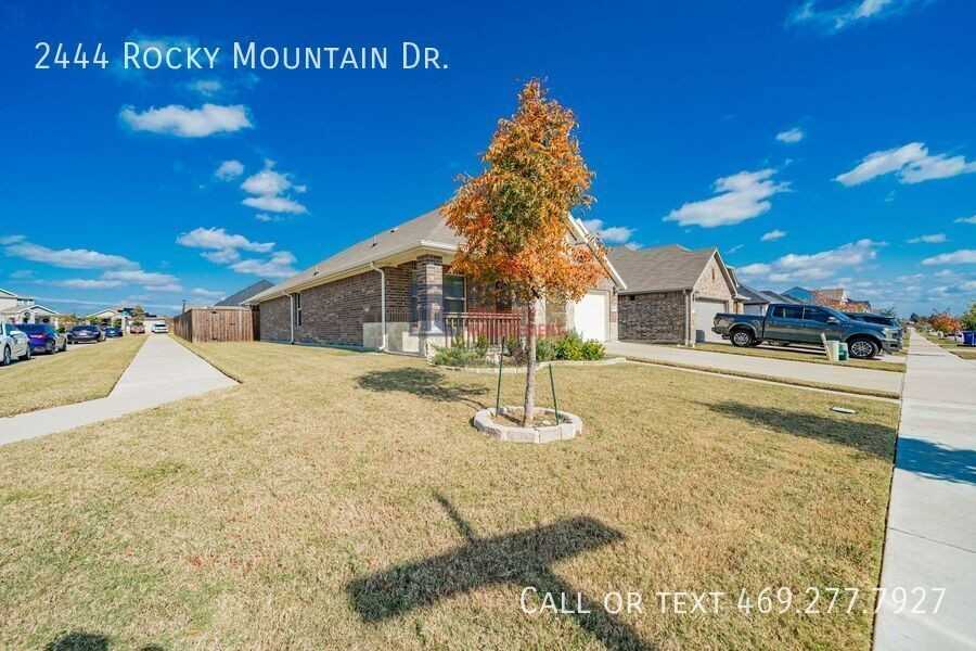 2444 Rocky Mountain Drive - Photo 4 of 37