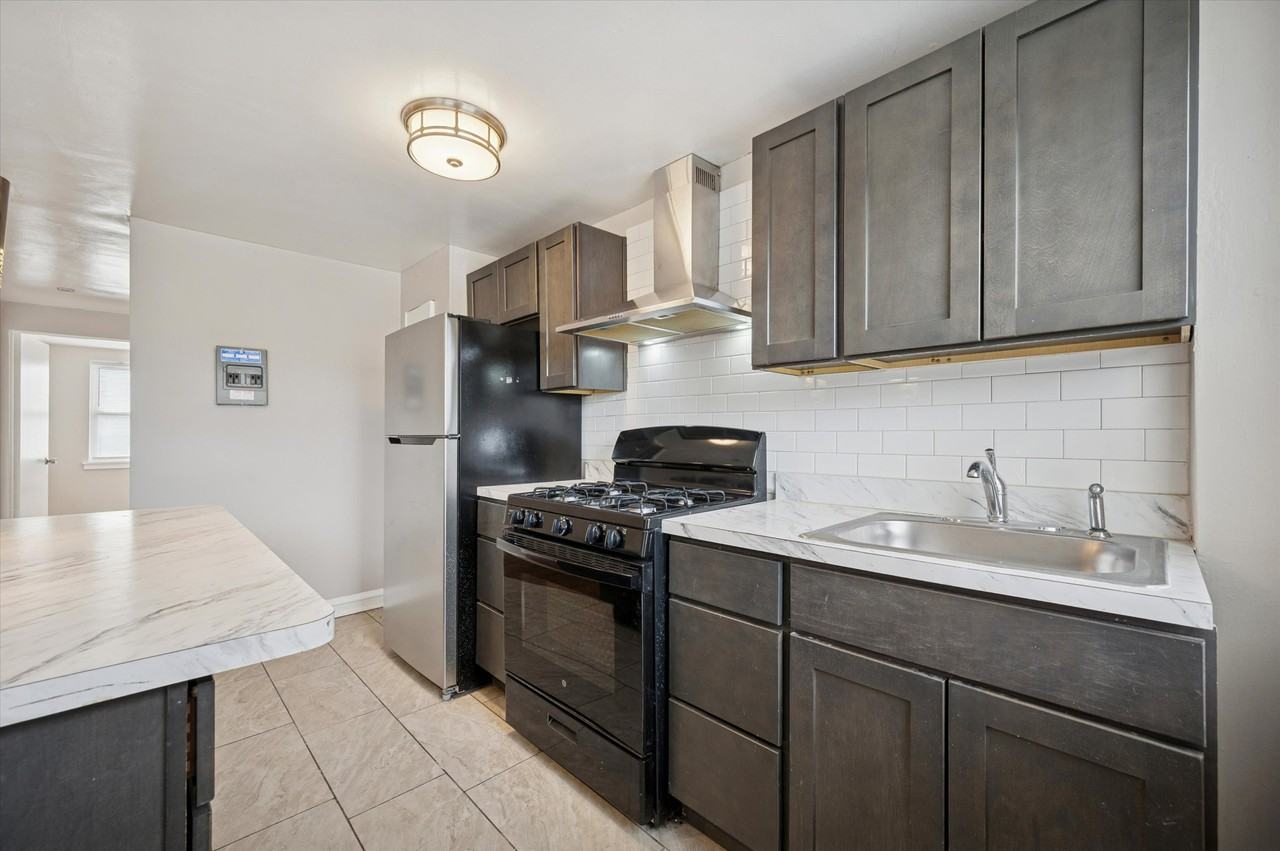 6752 Blakemore Street #B2 - Photo 3 of 8