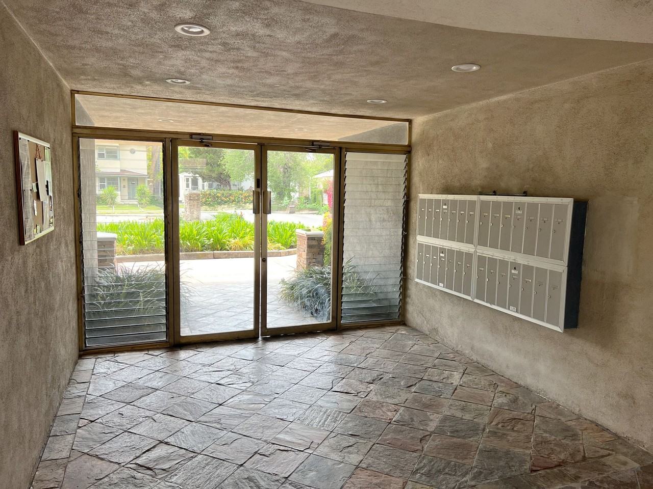 11839 Magnolia Apartments - Photo 4 of 9