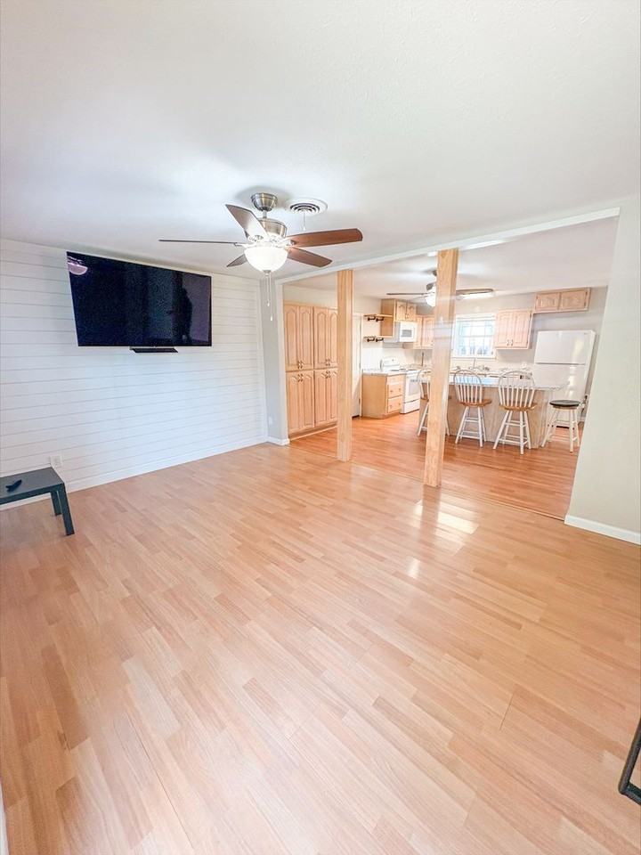 105 N 1st St - Photo 4 of 20