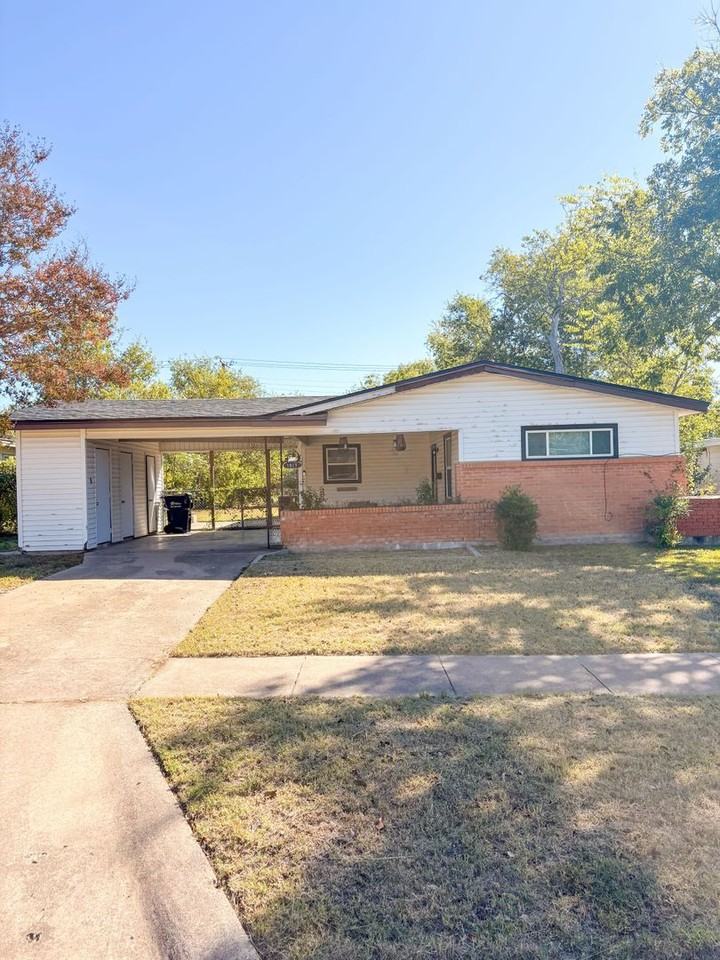 1917 S 51st St - Photo 2 of 23