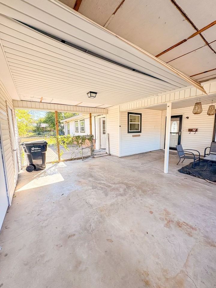 1917 S 51st St - Photo 4 of 23