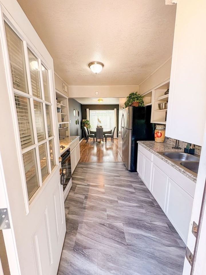 1917 S 51st St - Photo 5 of 23