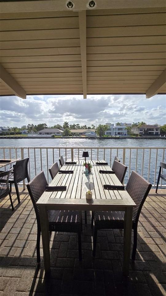 1985 South Ocean Drive