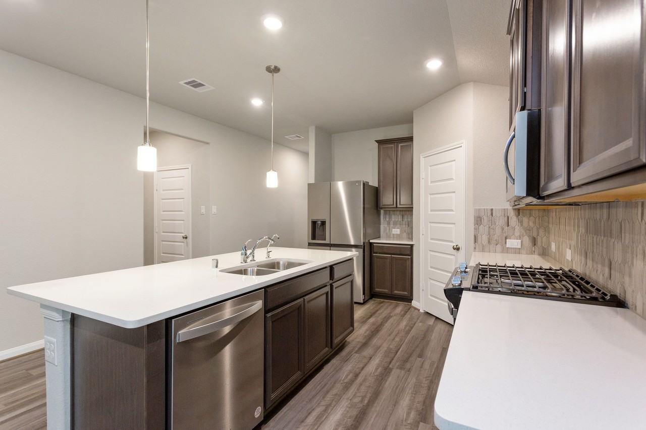 6915 Lebec Dr #6915 - Photo 3 of 39