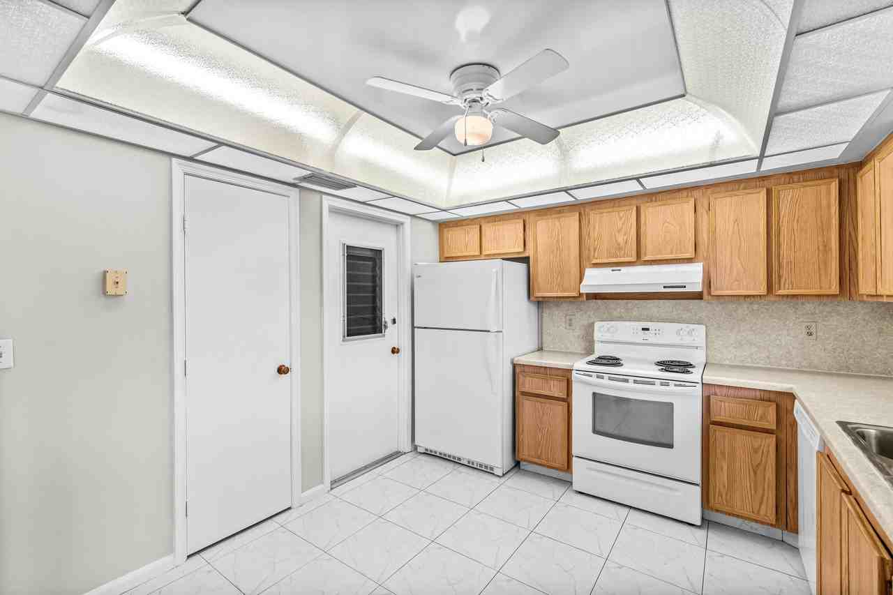 4640 Rosewood Tree Court #4640B - Photo 3 of 27