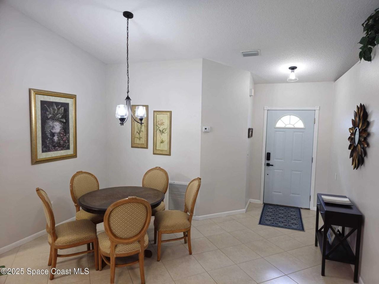 759 Griffin Ave Sw #759 - Photo 7 of 27