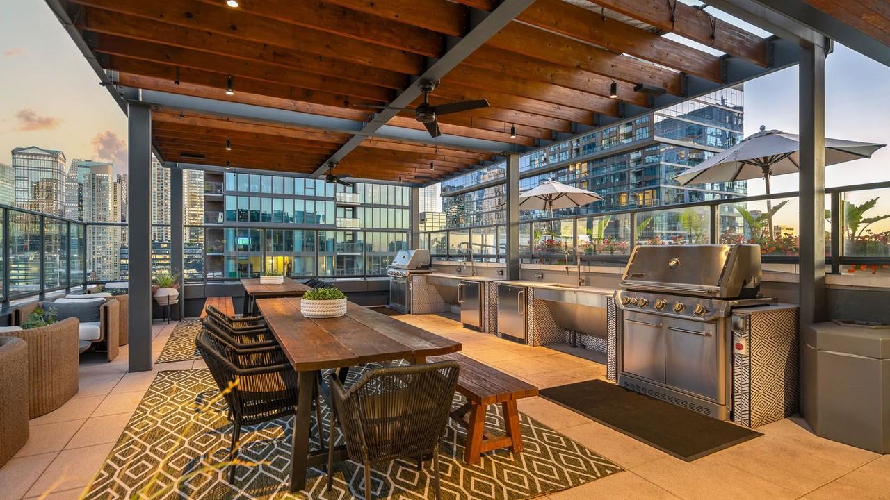 Marlowe - Photo 2 of 38