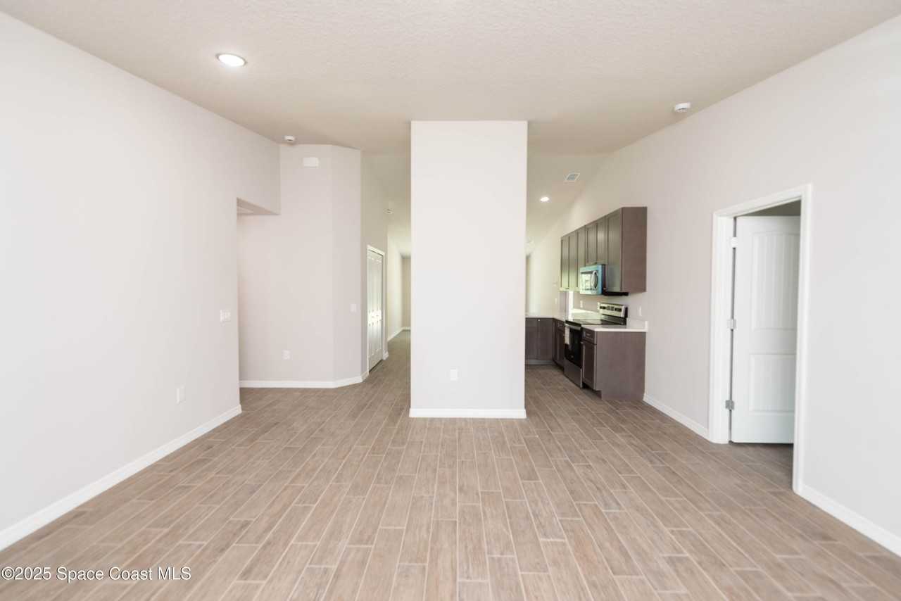 2638 Lakeland Ave Sw #2638 - Photo 3 of 50