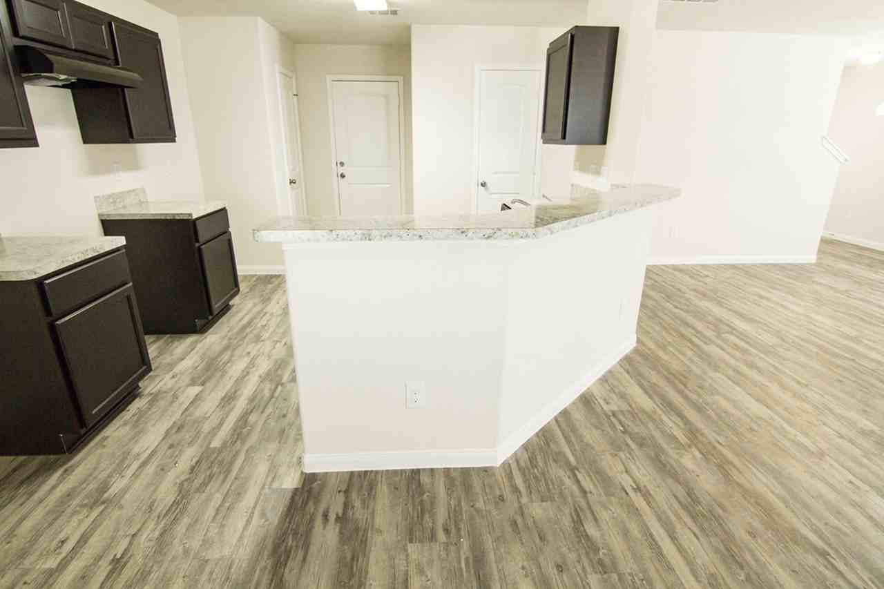 902 Ember Wood Court #902 - Photo 7 of 17