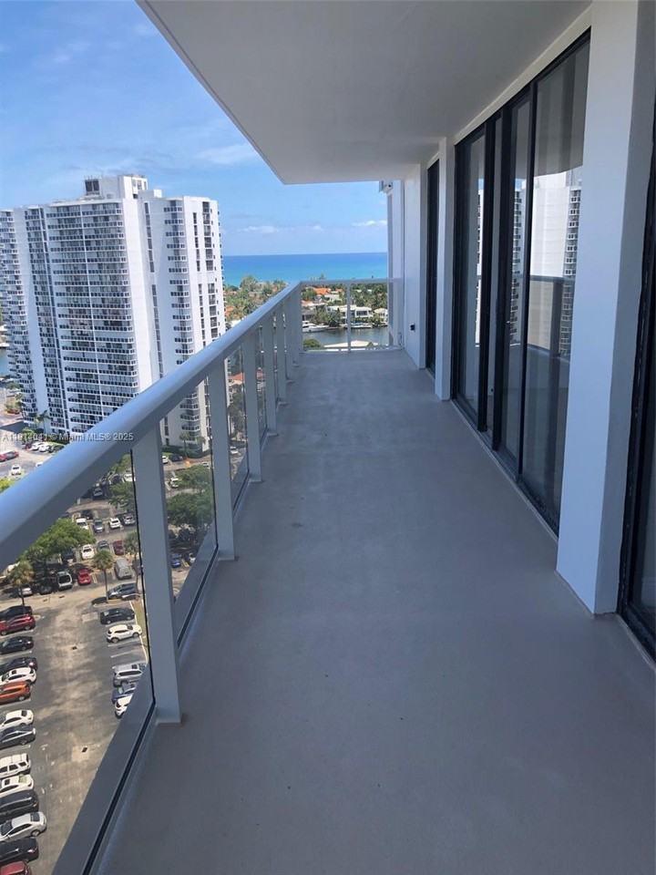 Aventura Blvd #3701-1901 - Photo 2 of 13