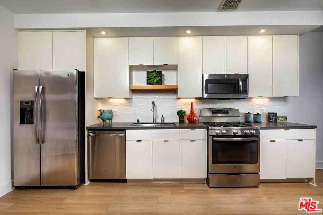 710 El Centro Avenue