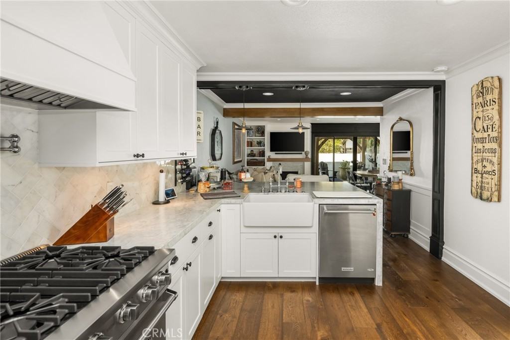 1055 Tustin Pines Way #1055 - Photo 3 of 31