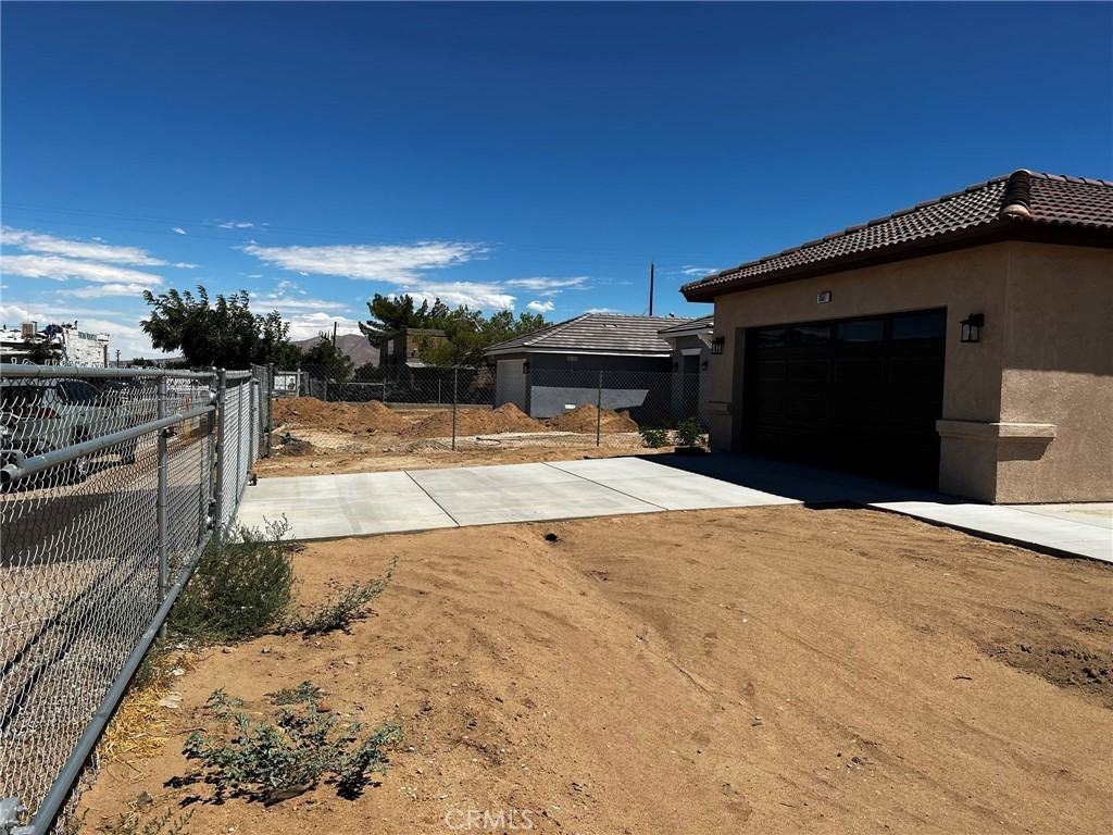16507 Juniper St #16507 - Photo 2 of 14