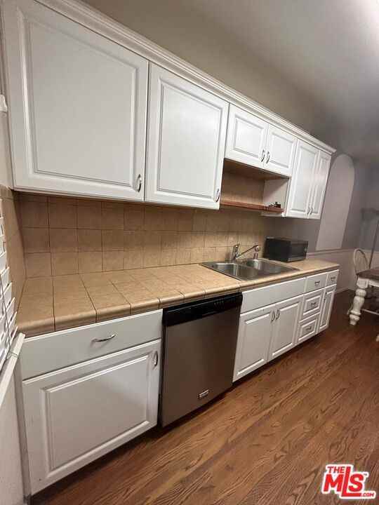 1543 Euclid Street #1543A - Photo 3 of 16