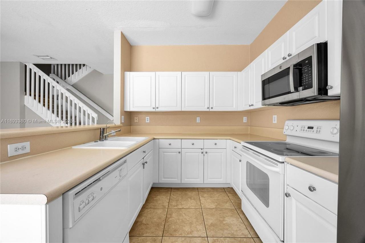 13334 Southwest 128th Path #13334 - Photo 3 of 33