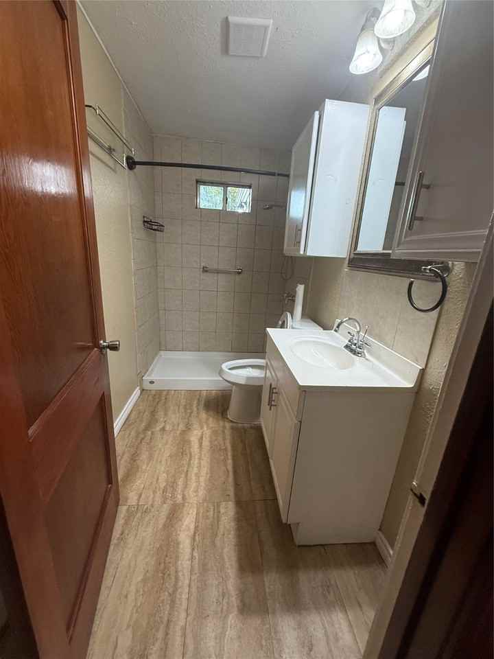 4614 44th St #4614 - Photo 4 of 16