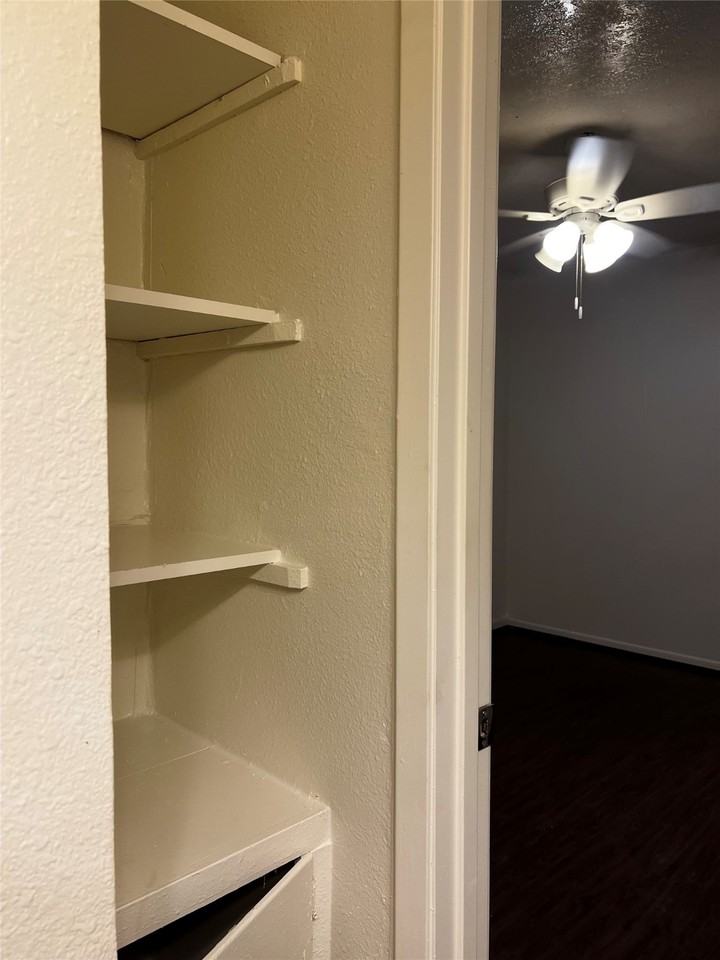 1014 East 23rd Street #1014-2 - Photo 5 of 12