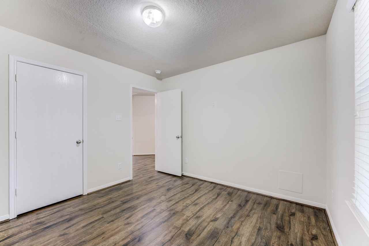 13000 Lazy Ln #13000 - Photo 7 of 26