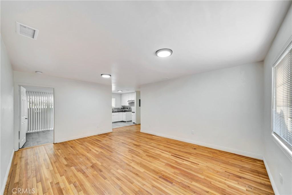 14233 1/2 Sylvan St #14233 - Photo 3 of 15