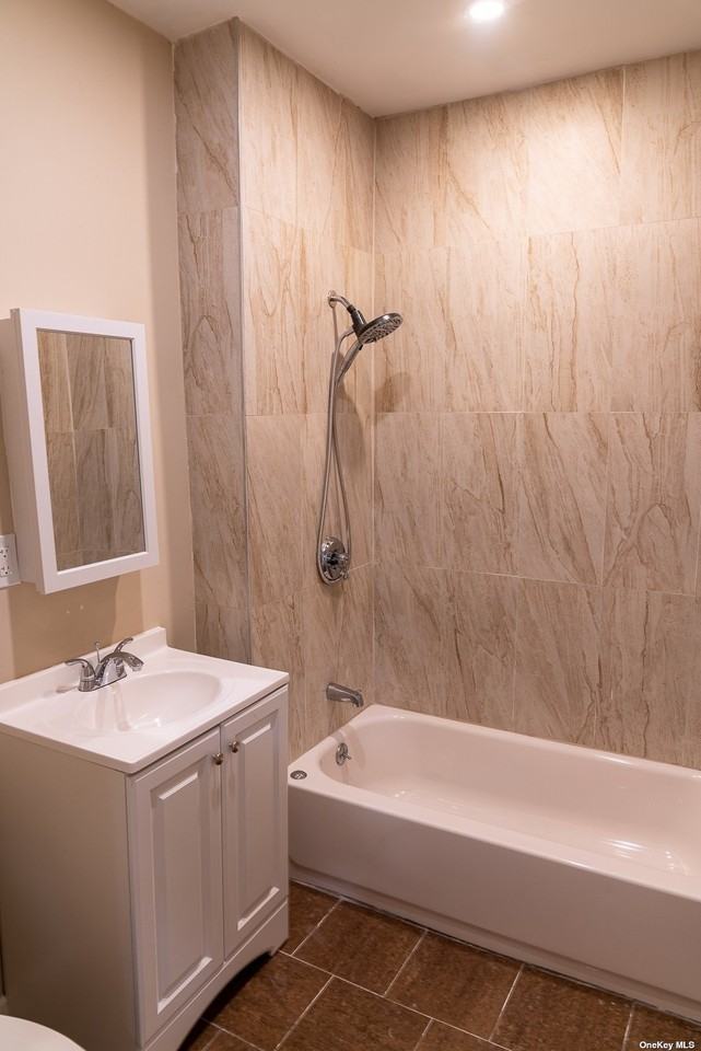 598 Van Siclen Ave #598-1 - Photo 3 of 7