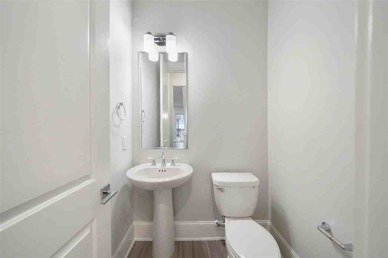 1268 N Post Oak Rd #1268A - Photo 6 of 32