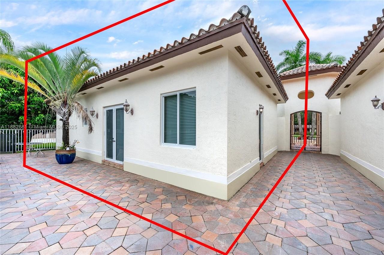 9981 Southwest 70th Street #9981 - Photo 2 of 19