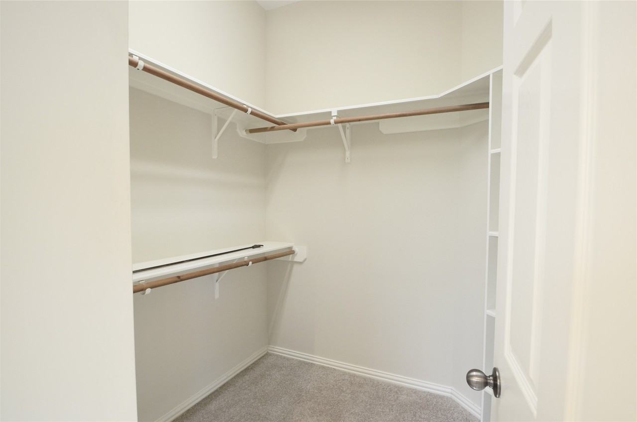 5702 Fleethaven Court #5702 - Photo 3 of 39