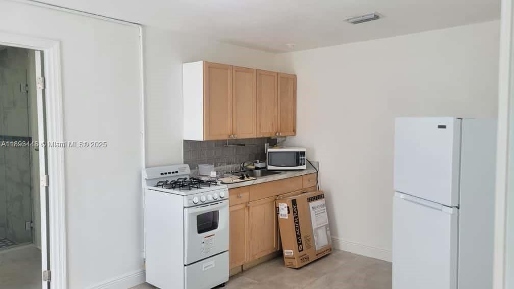 13701 Southwest 180th Terrace - Photo 2 of 8