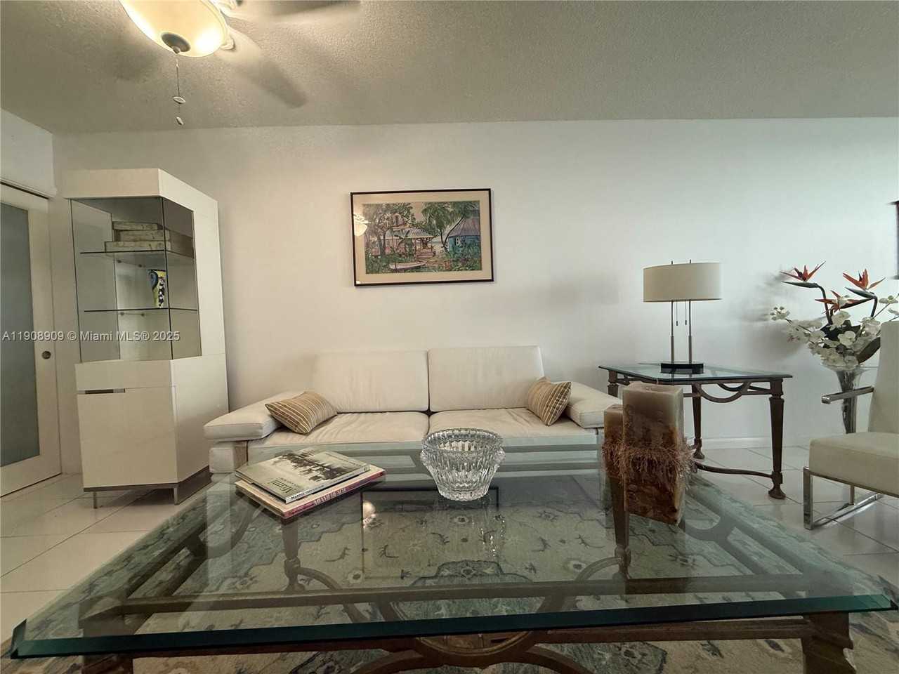 9511 Collins Ave #9511-1208 - Photo 6 of 37