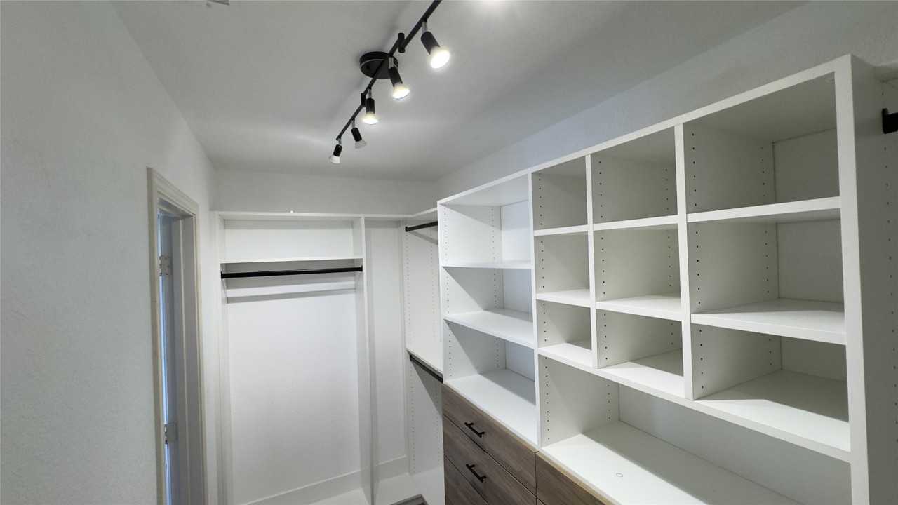 700 Sweet Leaf Lane #700 - Photo 2 of 39