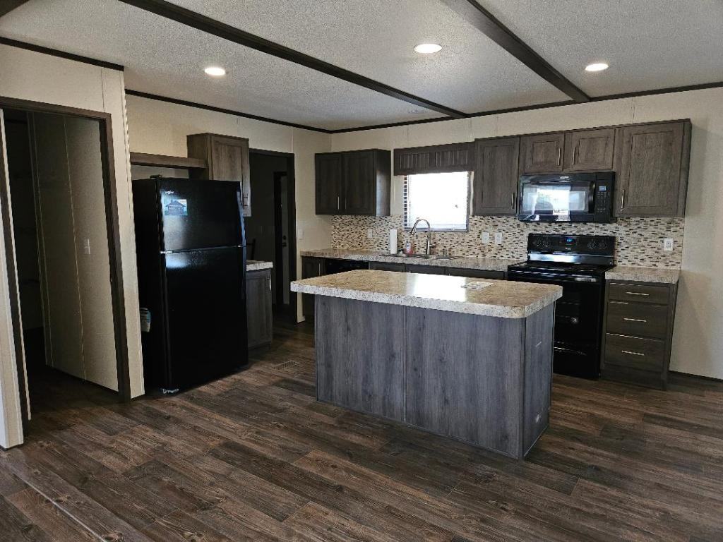 482 Mcdonald Lane West #482 - Photo 3 of 19