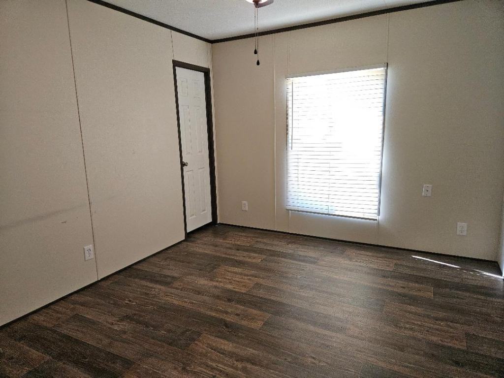 482 Mcdonald Lane West #482 - Photo 5 of 19