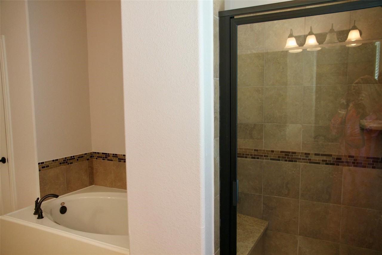 28 West Oaks Drive #28 - Photo 2 of 22