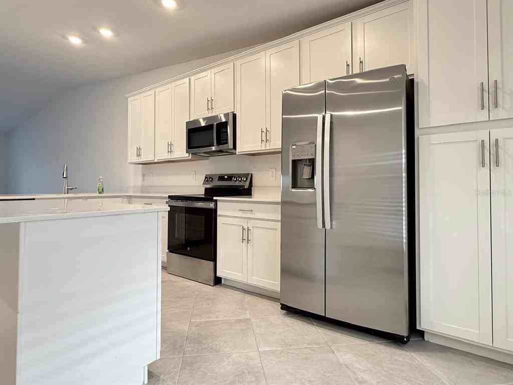 14261 Heritage Landing Blvd #14261-1621 - Photo 4 of 50