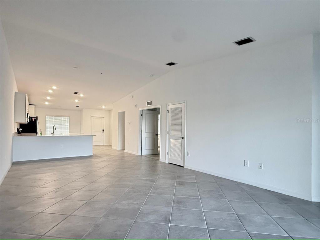 14261 Heritage Landing Blvd #14261-1621 - Photo 5 of 50