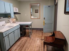 featured image of 401 Colonia Lane East