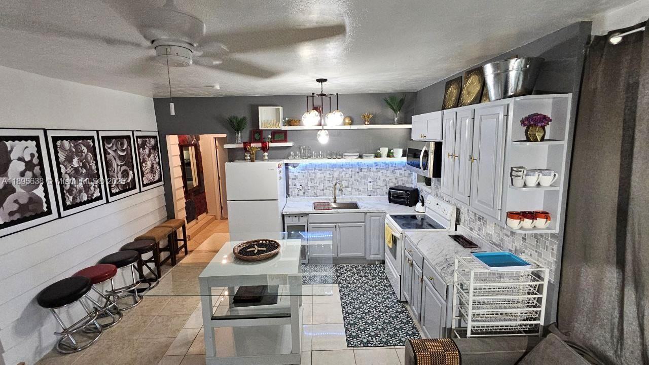 4201 Southwest 60th Place #4201-2 - Photo 2 of 14